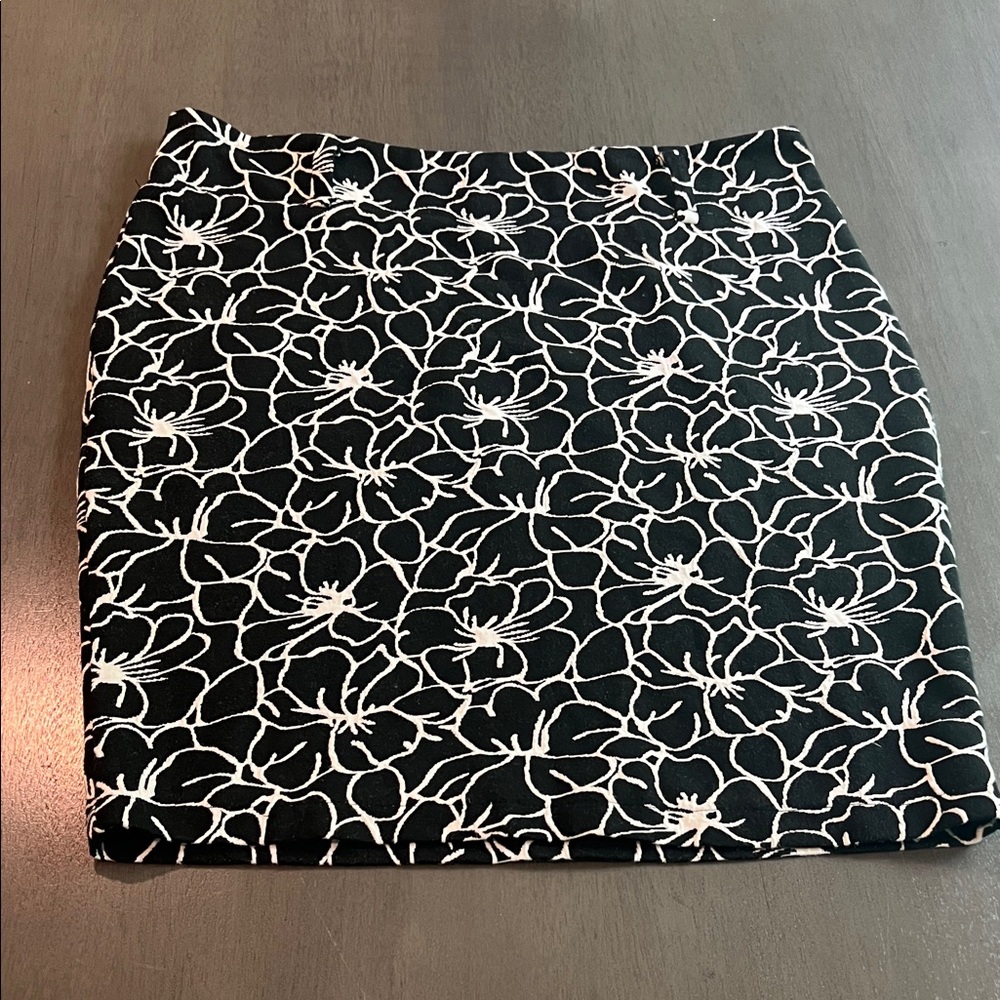 Anthropologie Maeve  Black and White Floral Skirt Size Large